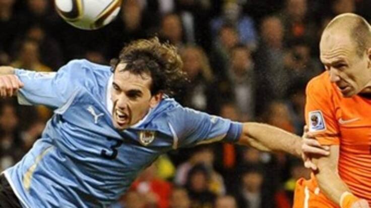 Godín afirma que más orgullosos se sentirán los uruguayos con tercer puesto