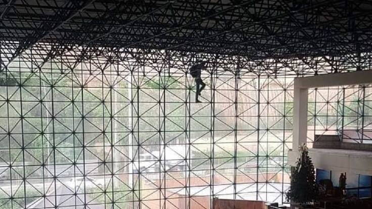 Hombre amenazó con suicidarse en Tránsito