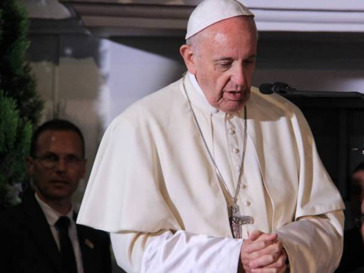 Papa Francisco saluda a Caracol Radio en sus 70 años