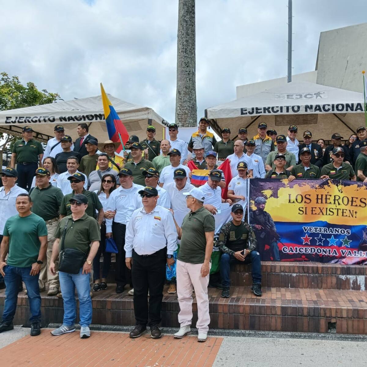 En Armenia hubo reconocimiento para veteranos y héroes de las fuerzas militares y Policía