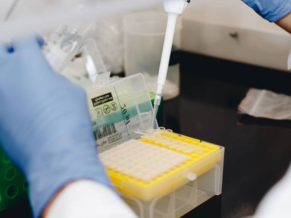 873 mil vacunas COVID vencen este mes:MinSalud culpa a Gobierno Duque por planeación