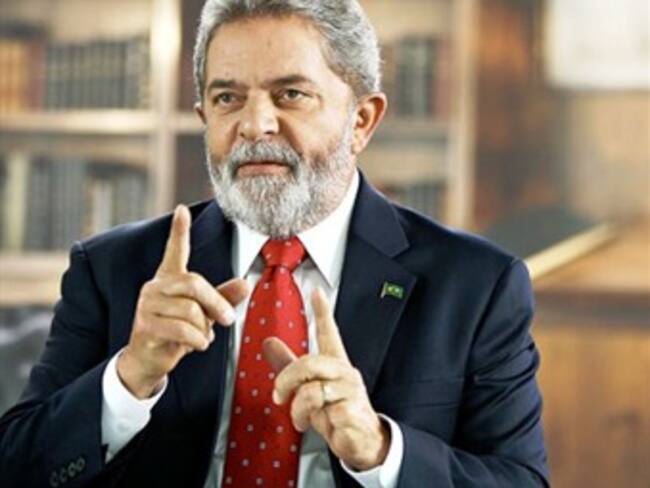 Lula conversó por teléfono con Santos para ayudar a la distensión regional