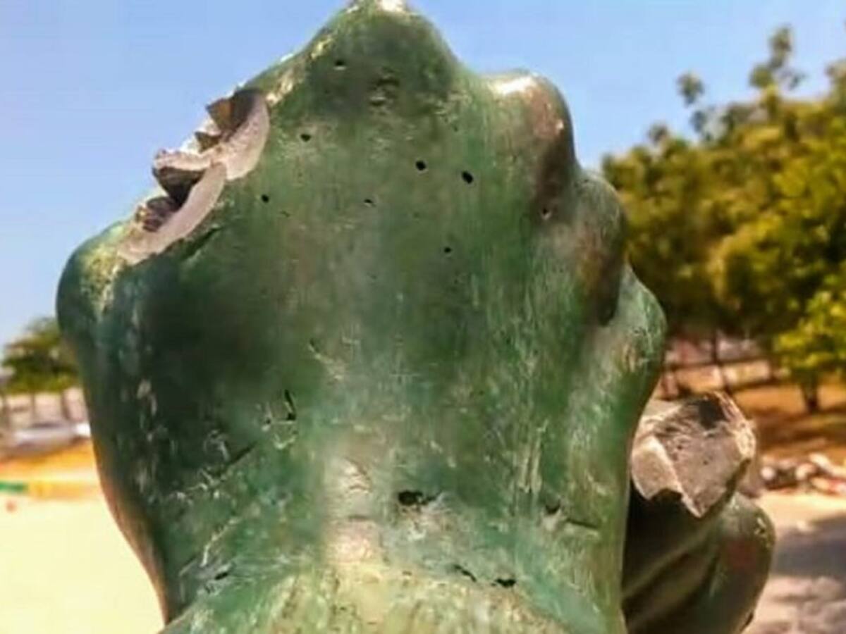 Delincuentes se robaron el bate de la estatua de Abel Leal en Cartagena