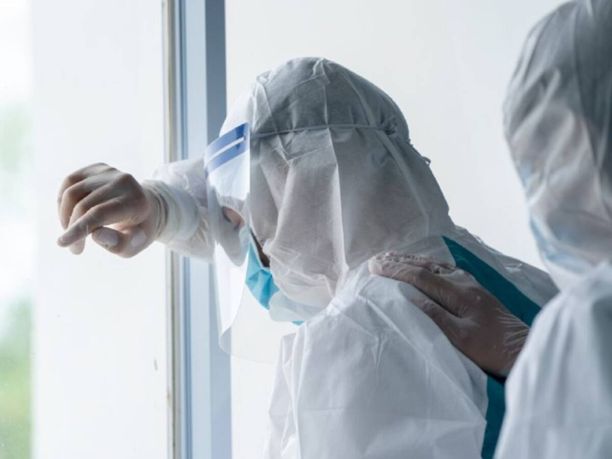 Médicos podrían renunciar por alto riesgo de contagio