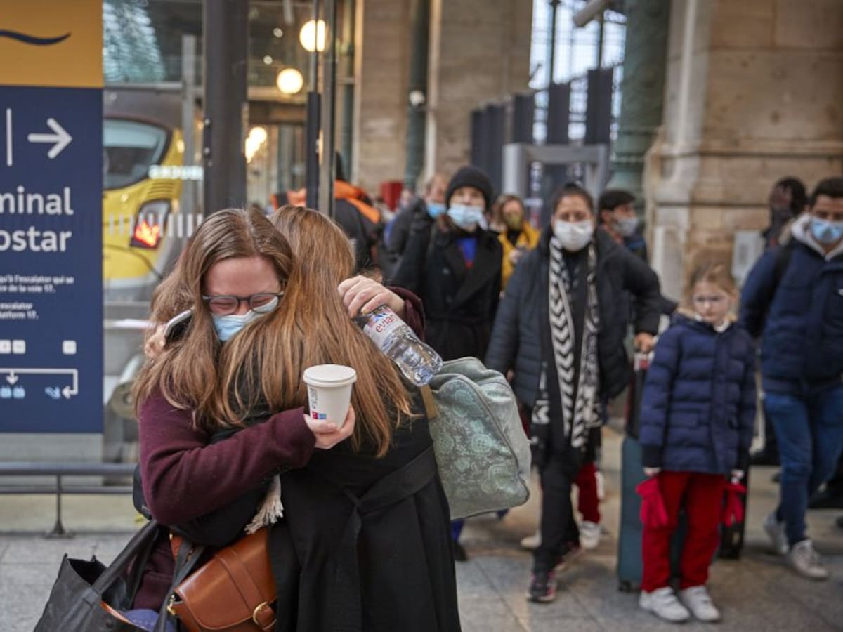 Francia impuso medidas a viajeros de Reino Unido por ómicron