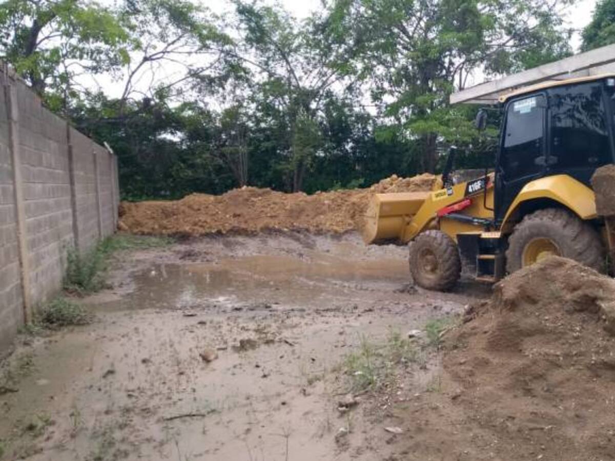 Inundado por lluvias instituto educativo en Arroz Barato Cartagena