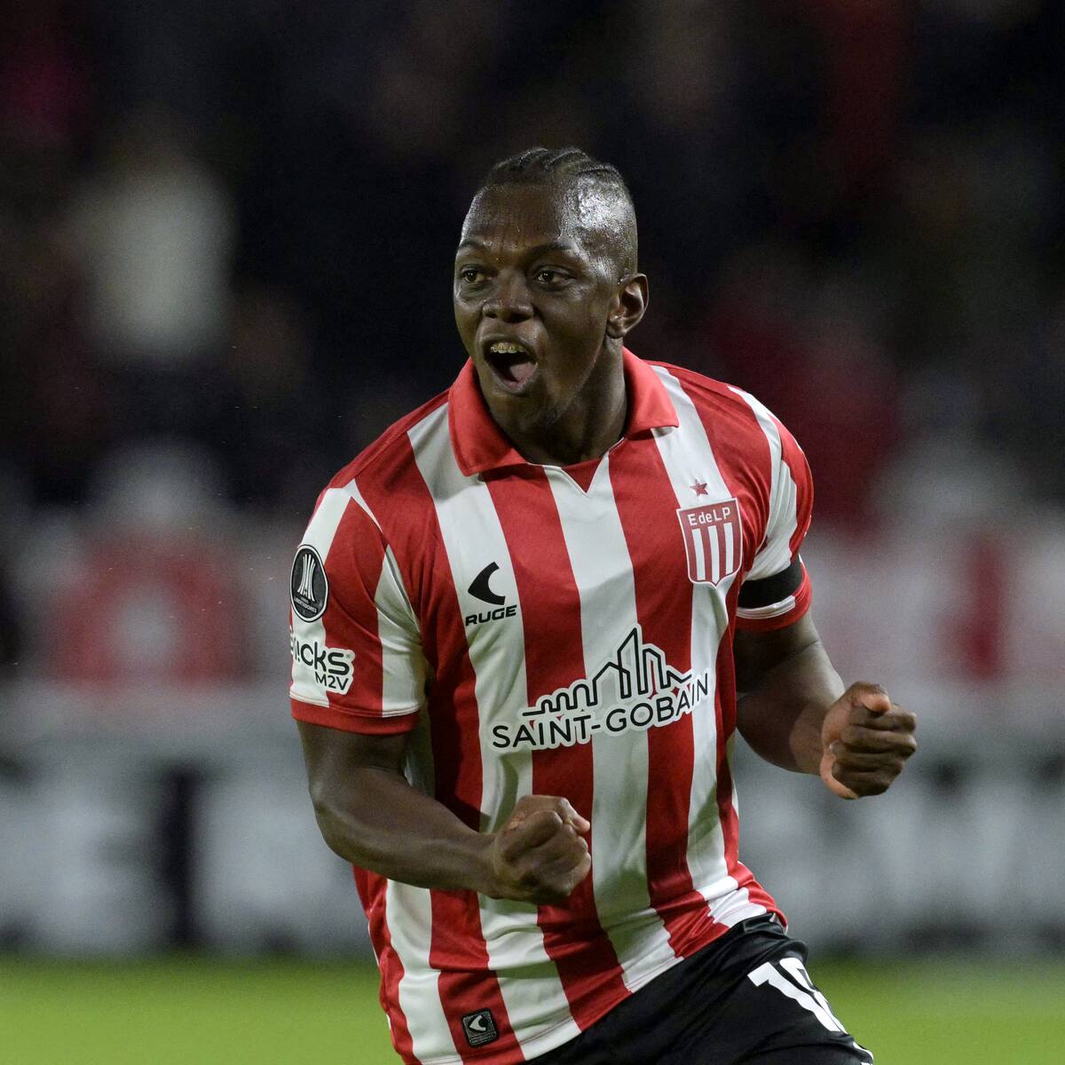 Estudiantes vence a Huracán con espectacular chilena y asistencia de Edwuin Cetré: así fue el golazo