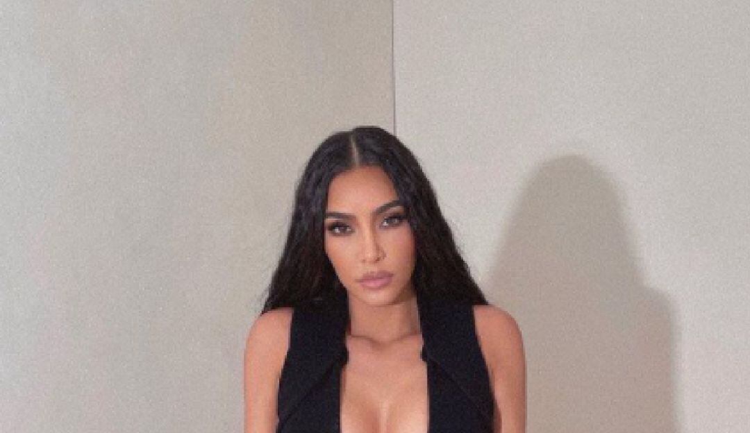 Fotos: El sensual escote de Kim Kardashian