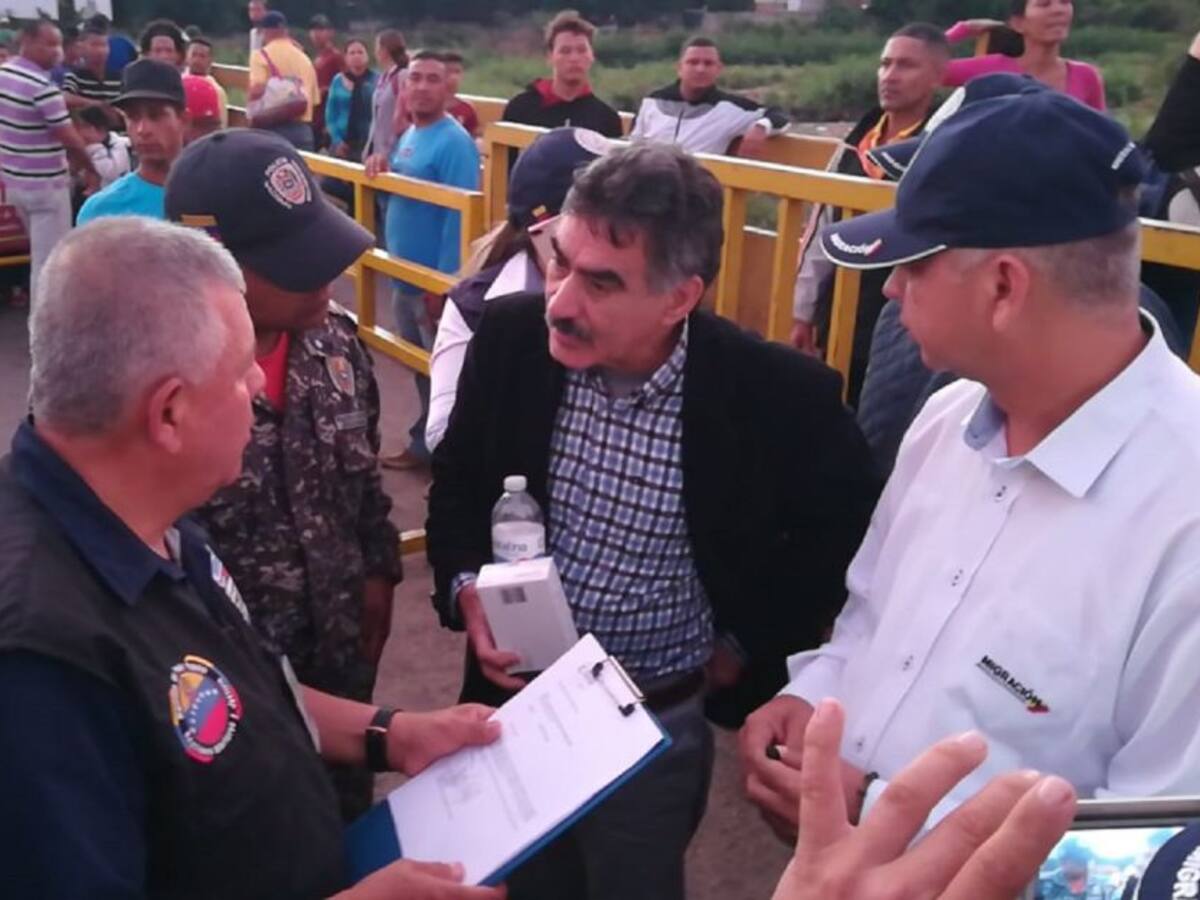 Venezolano expulsado sí asesoraba misión diplomática