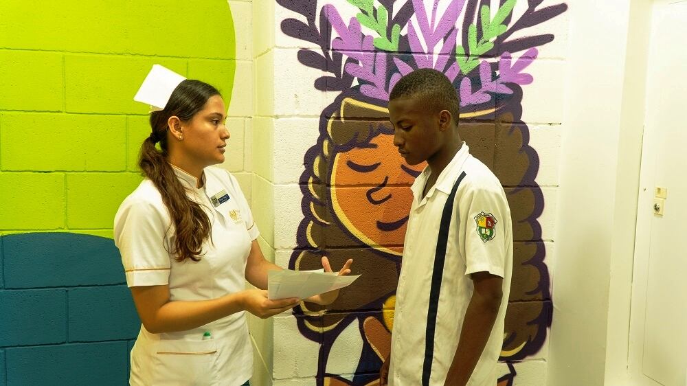 Buscan frenar el embarazo adolescente entre 2.850 estudiantes vulnerables en Cartagena