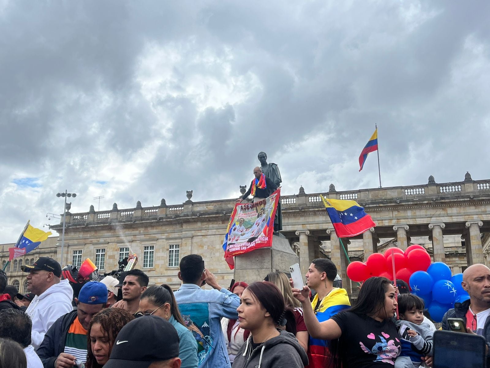 Movilizaciones en Bogotá en reacción a ataques militares de EE.UU en Venezuela