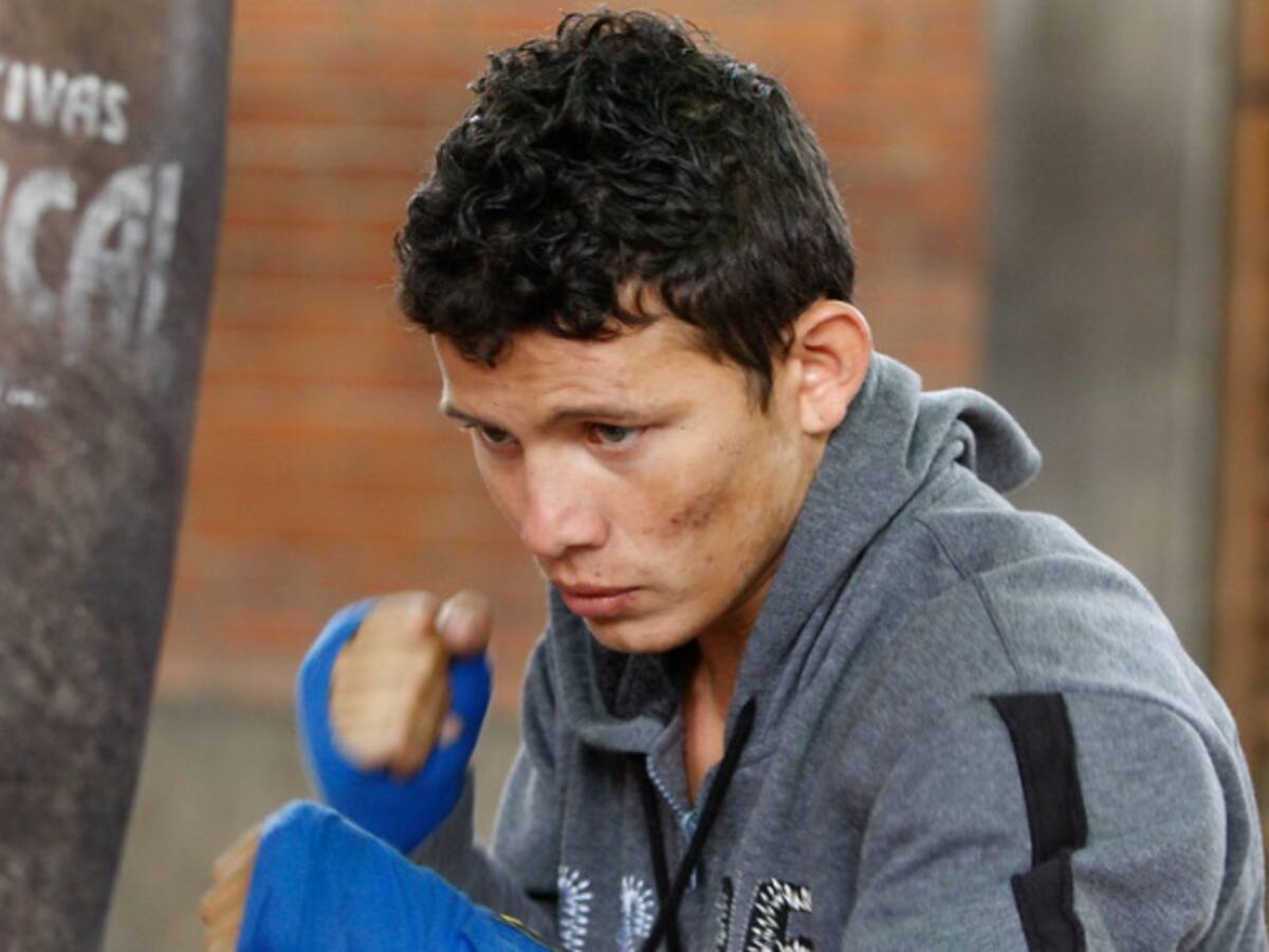 Un colombiano busca la corona pluma del CMB