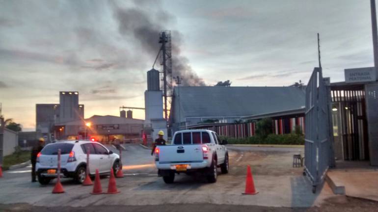 Incendio en zona portuaria de Barranquilla. 