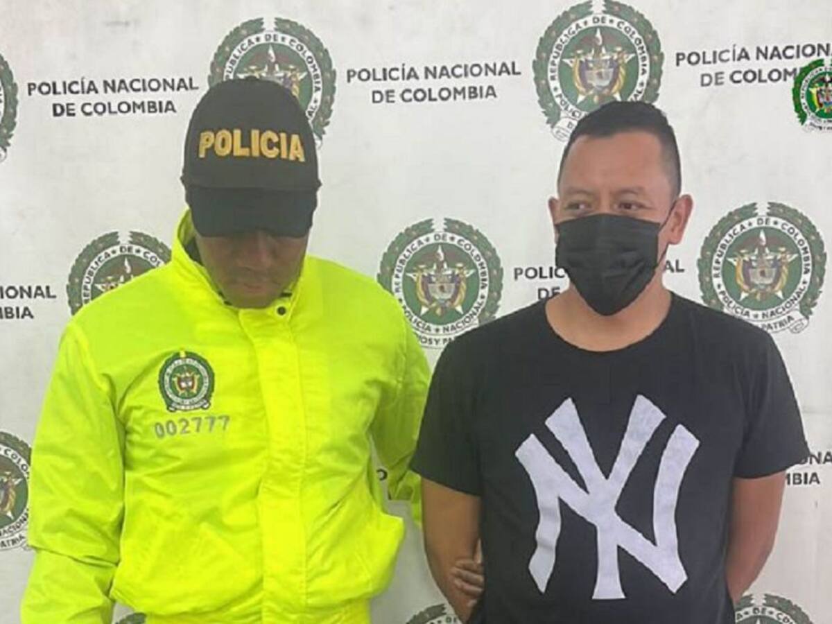Acusan a taxista de secuestrar, abusar y apuñalar a una pasajera