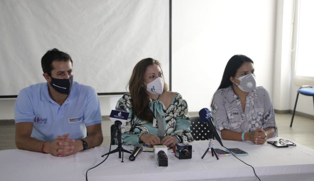 Rueda de prensa donde la Superservicios anuncia que las EPS asumen la prestación de los servicios públicos en las islas de Providencia y Santa Catalina.