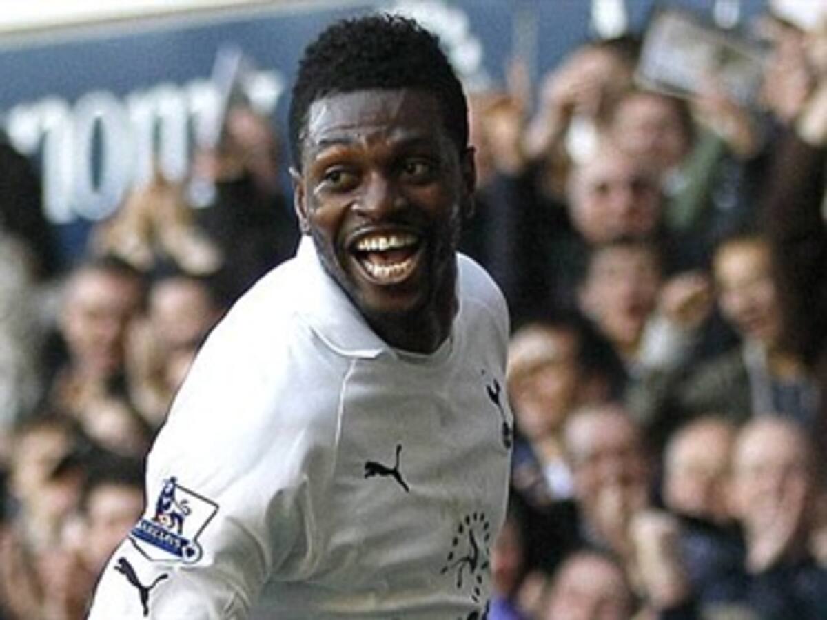 Emmanuel Adebayor se queda en Tottenham