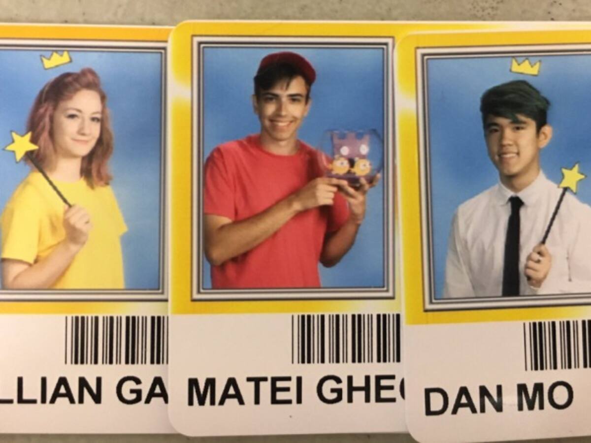 Una tradición escolar, divertidas fotos que se viralizan en redes sociales