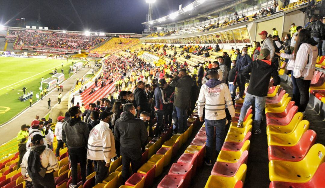 Los hinchas de Nacional presentes en el estadio El Campín en el partido de Copa Colombia ante Santa Fe.