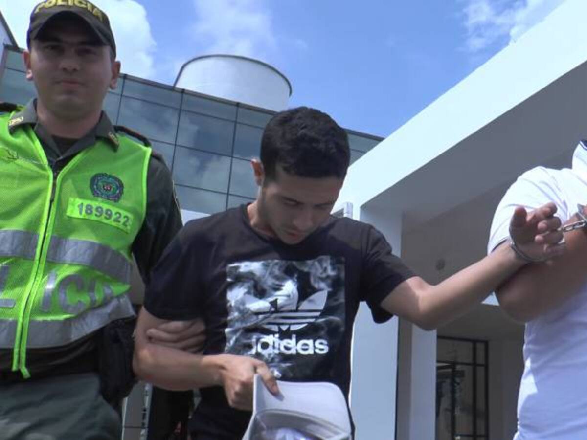 Me dijeron que eran de la policía y se me llevaron ocho millones de pesos: víctima de falsos policías