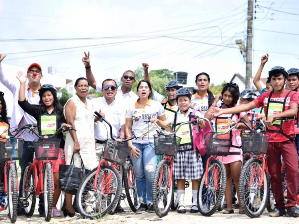 ‘Mueve mi Futuro’ hizo entrega de 44 bicicletas a estudiantes de El Peñón