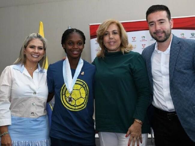 Reconocimiento a las jugadoras que hicieron parte de la Selección Colombia femenina en la Copa América.