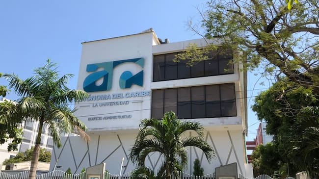 Víctor Armenta, rector de Uniautónoma, desmintió que el canal se vaya a cerrar y que el personal que labora en él se vaya a trasladar a otras dependencias. Foto: W Radio
