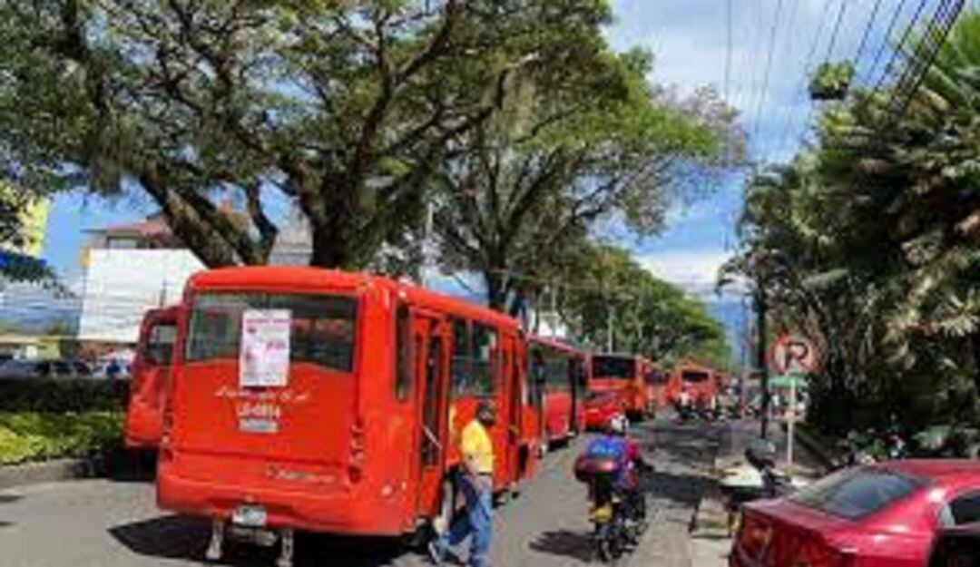 Bloqueos afectan a conductores de busetas en Ibagué 