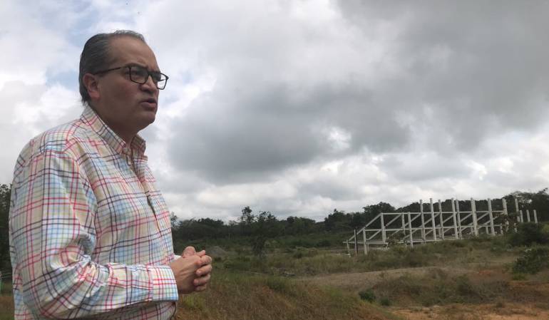 Foto: Fernando Carrillo, visitando fallidas obras de Ibagué/Procuraduría General de la Nación-Cortesía