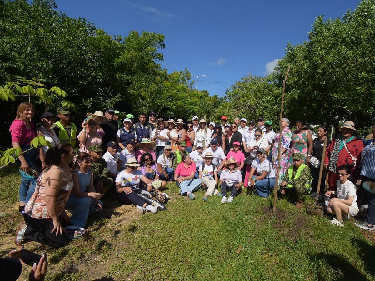 EPA Cartagena y gestoras sociales municipales de Colombia realizan sembratón