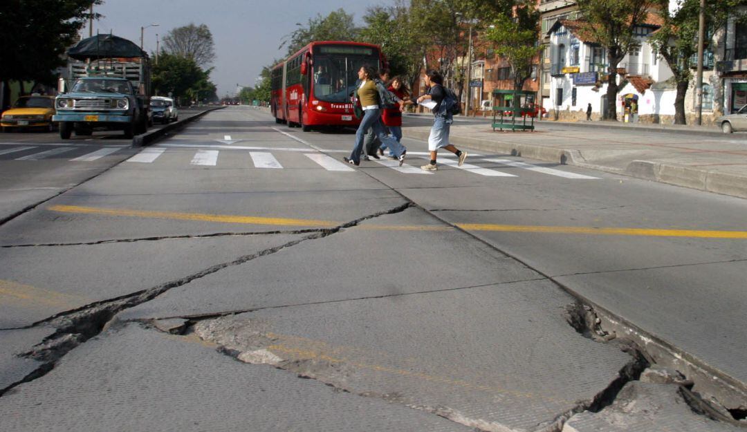 Distrito alcanzó récord al reparar 200.000 huecos en las calles este año.