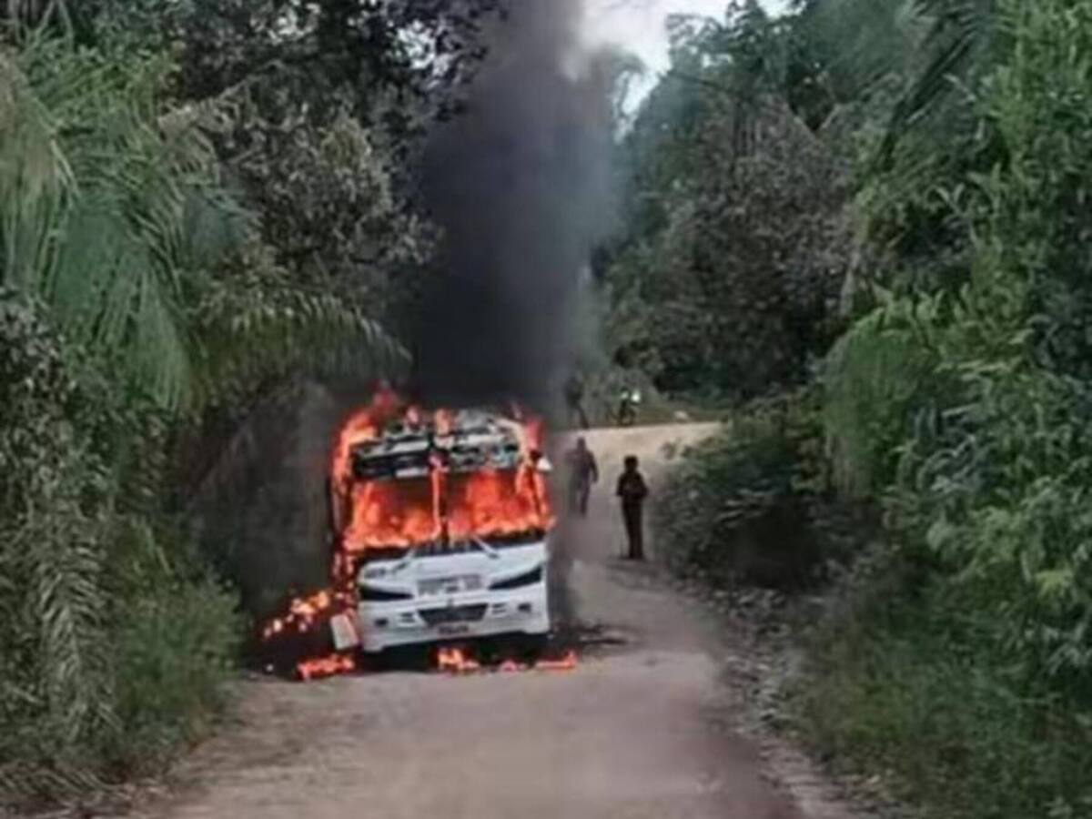Clan del Golfo estaría detrás de la quema de buses de Velotax en el Tolima