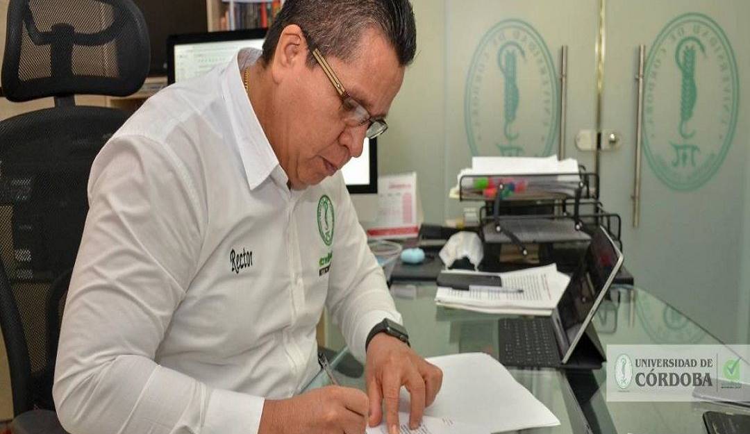 Jairo Torres Oviedo.