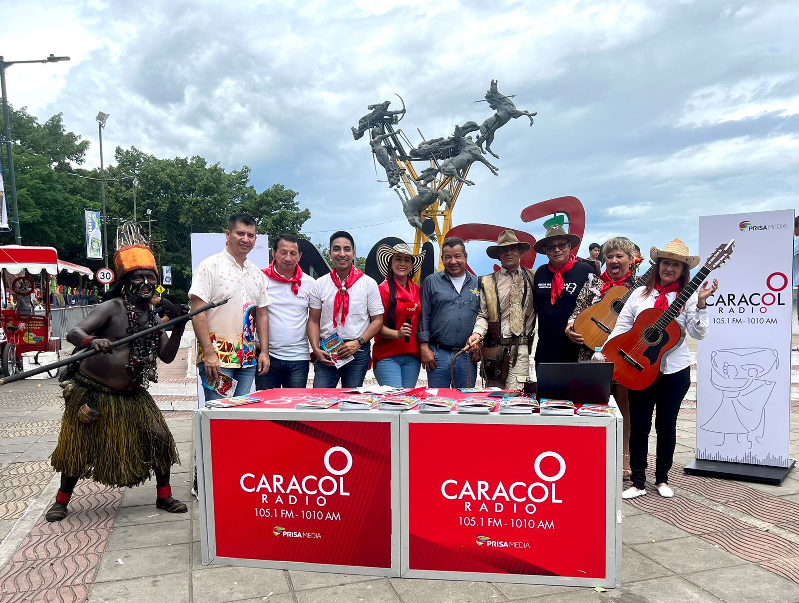 Equipo de Caracol Radio en directo desde Neiva en las fiestas de San Juan y San Pedro 2023.