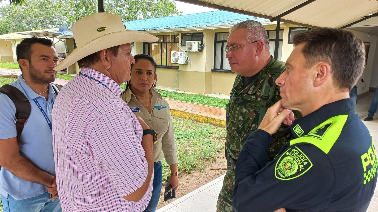 El gobernador indicó no se irá de la zona hasta que no se llegue a una buena solución.