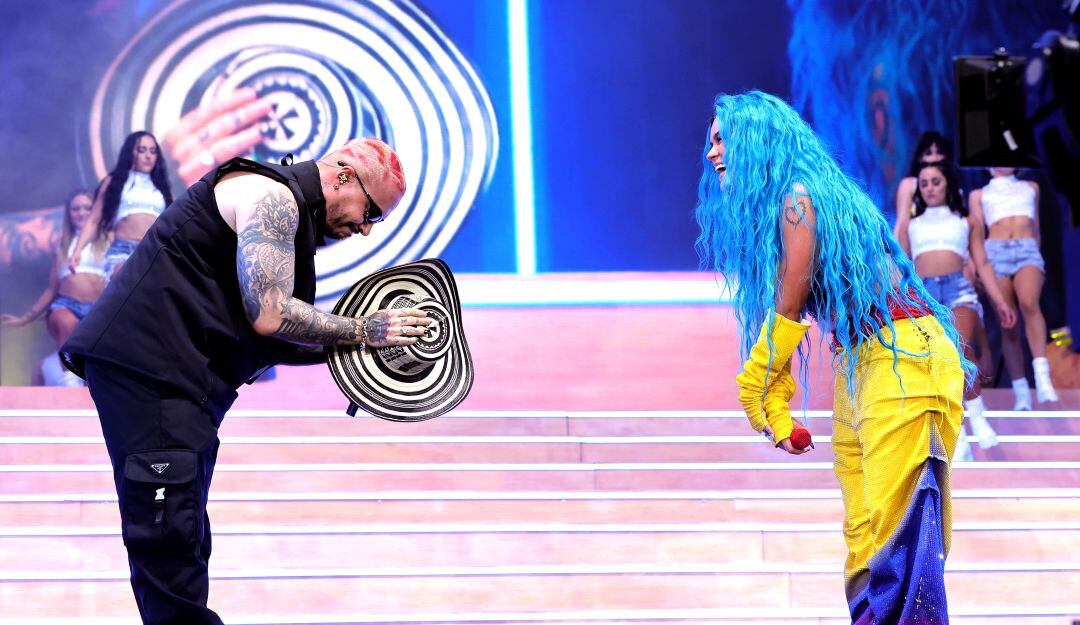 J Balvin y Karol G en Coachella. 