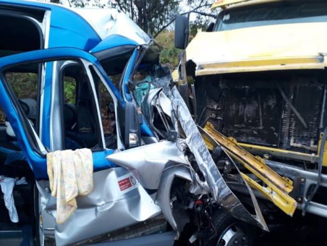 Dos muertos y 19 heridos deja accidente en vías de Casanare
