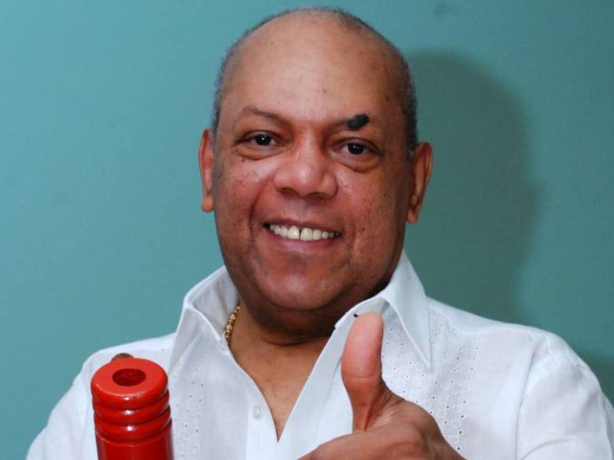 Vuelve la estatua del Joe Arroyo a su plaza en Cartagena