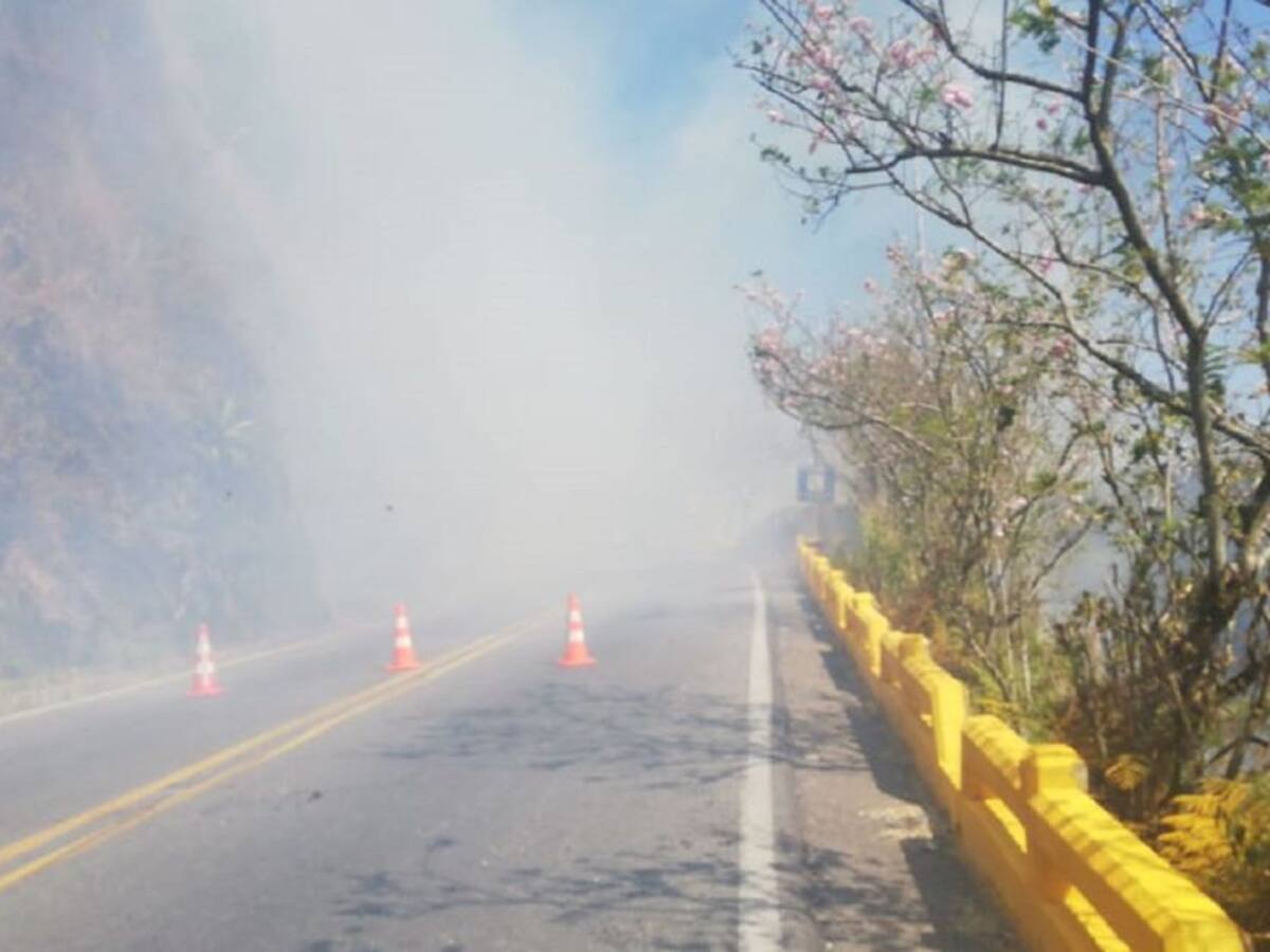 Cierre total en la vía a la costa Atlántica por incendio forestal
