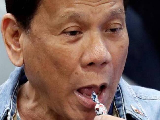 Critican a Duterte por decir que el uso de condón no es placentero