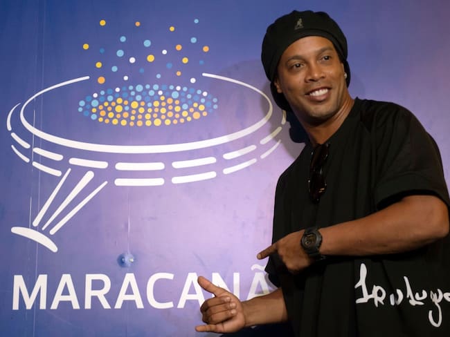 Ronaldinho recibe homenaje en el Maracaná y será parte del paseo de la fama