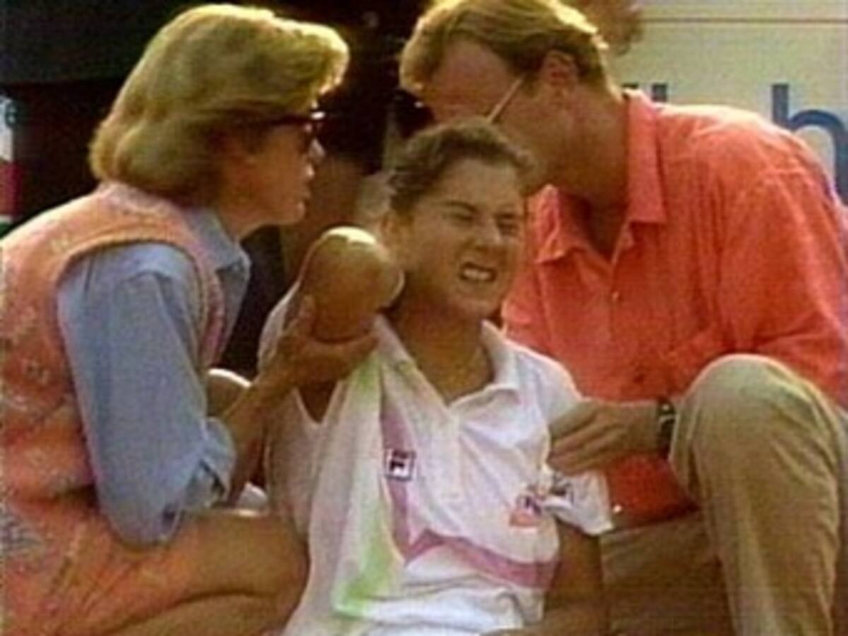 EFEMÉRIDE 30 DE ABRIL DE 1993 / La tenista Mónica Seles fue apuñalada mientras jugaba ante Magdalena Maleeva