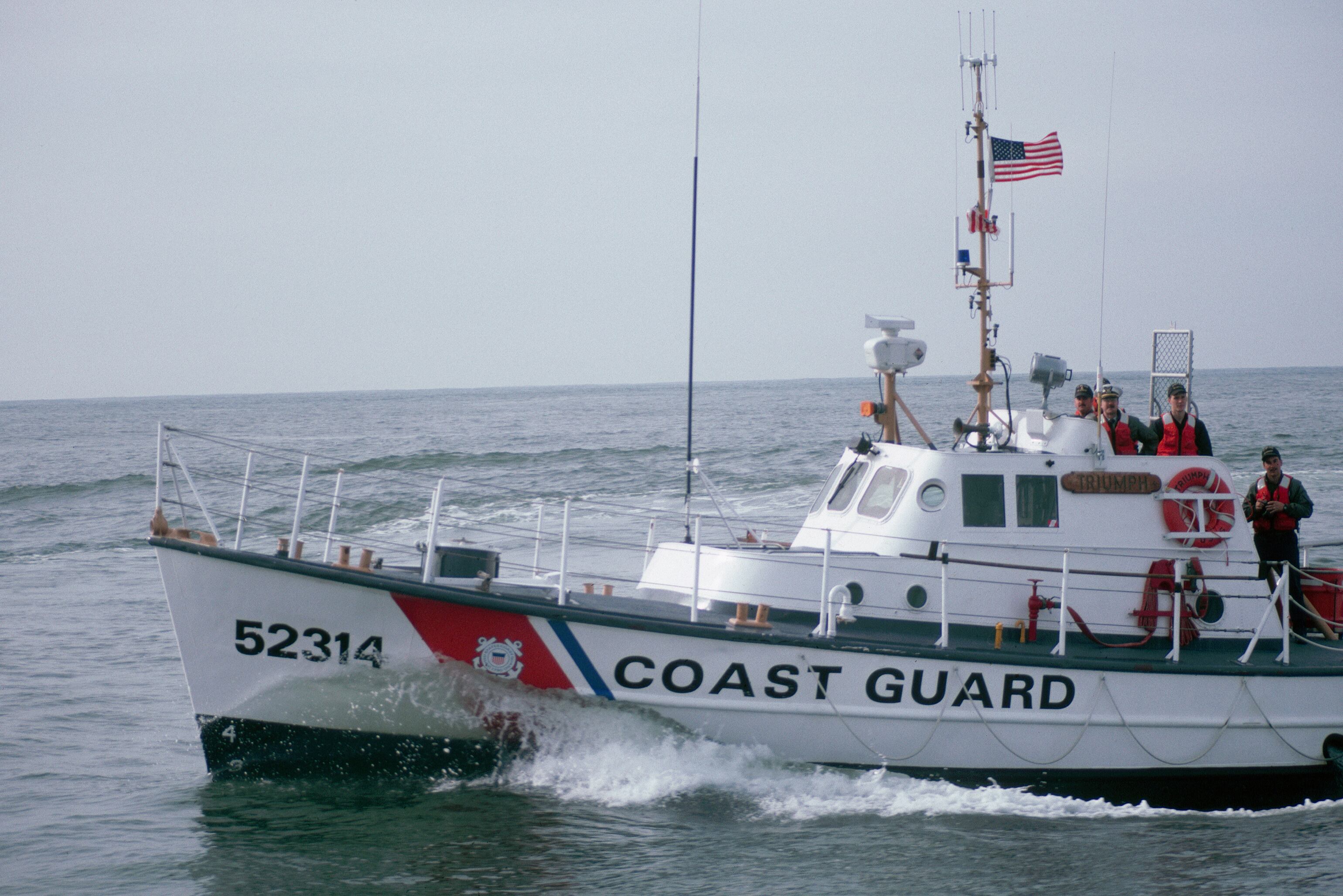 Guardacostas de EE. UU. interceptan en el Caribe un buque que transportaba combustible a Cuba. Getty Images