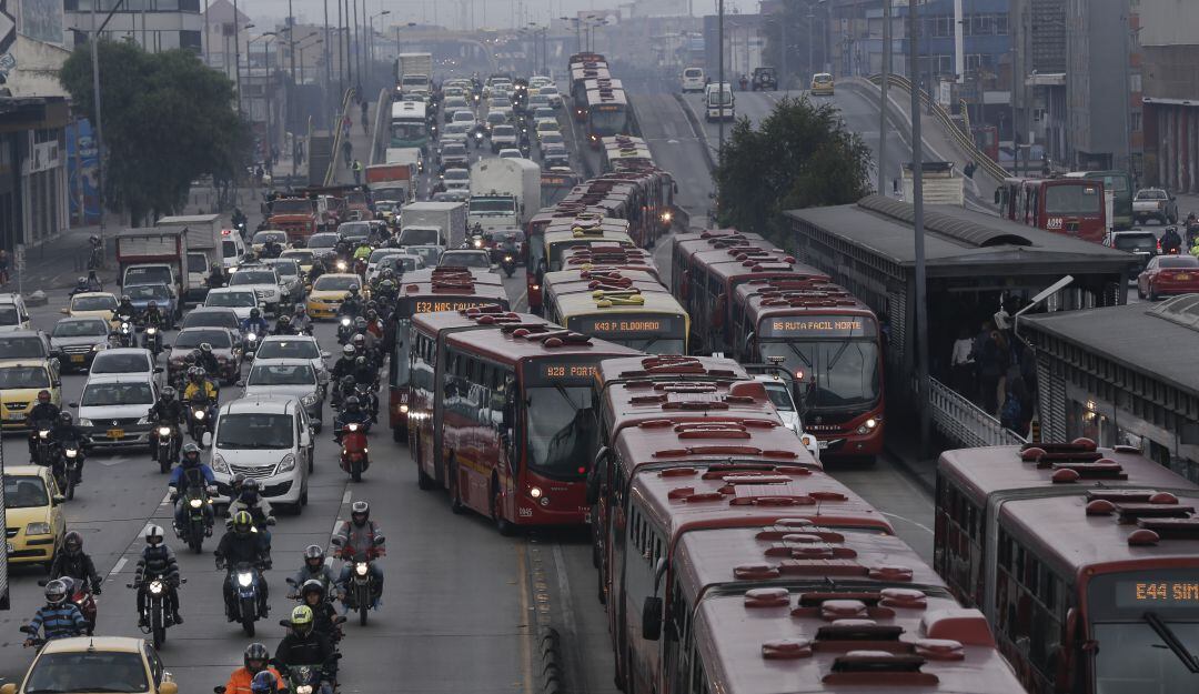 ¿Cuánto tiempo y plata pierden los bogotanos por los trancones?