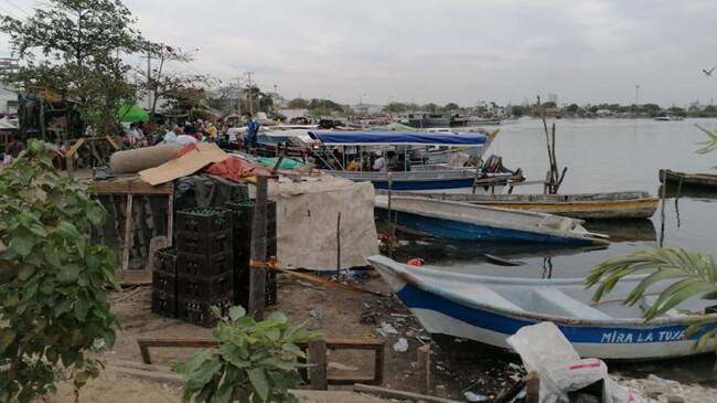 Los principales problemas son la inadecuada disposición de residuos, presencia de olores ofensivos y la indebida ocupación del espacio público.
