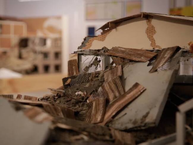 Es importante protegerse de los objetos que puedan caerse y lastimar: Martha Lucía Calvache