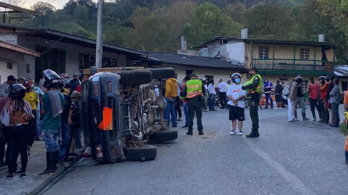 11 personas de nacionalidad extranjera resultaron heridas en un accidente