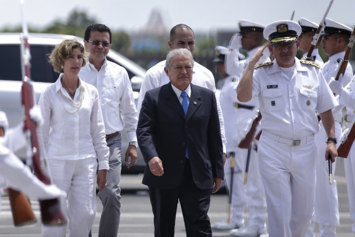 El presidente de El Salvador, Salvador Sánchez, llegó a Cartagena a las 12:40 PM