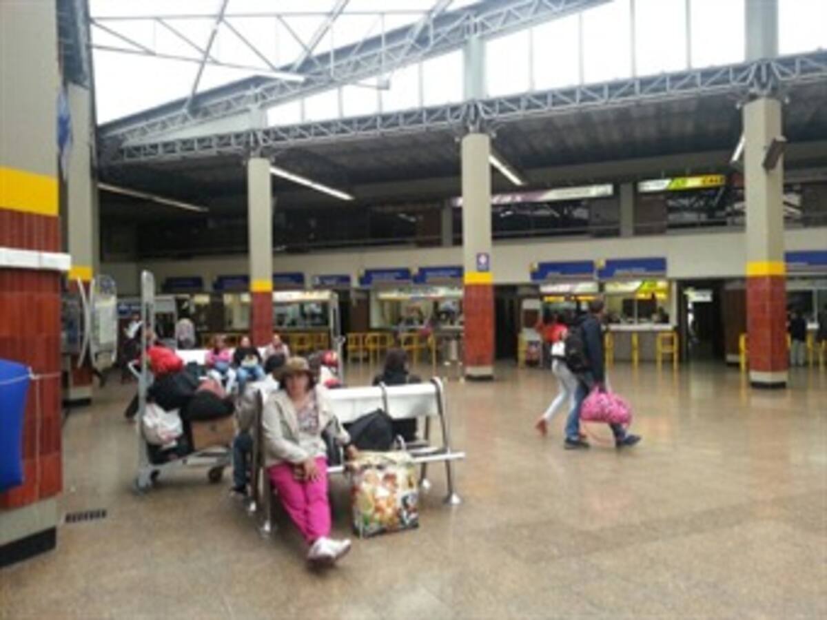Al menos 80.000 personas salen hoy de Terminal de Transporte de Bogotá