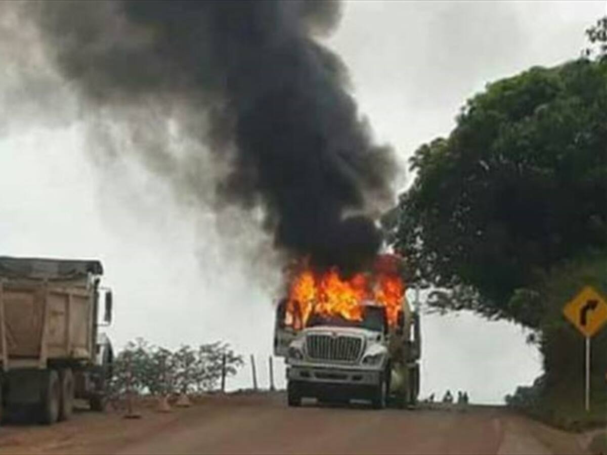Grupos armados incineraron un vehículo en la zona del Catatumbo