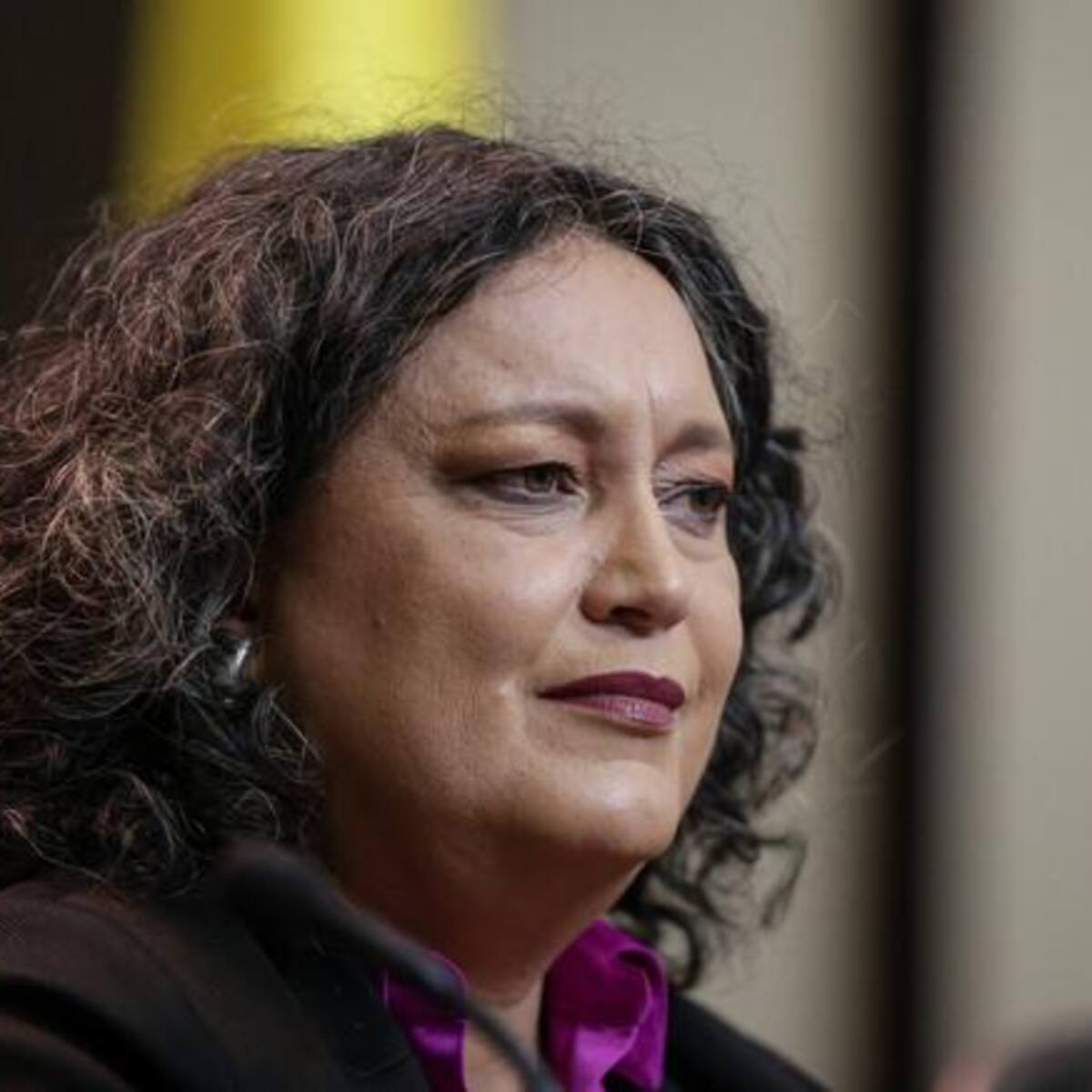 “Es derroche por aquí y por allá”: Angélica Lozano resalta que están dilatando la Reforma Tributaria